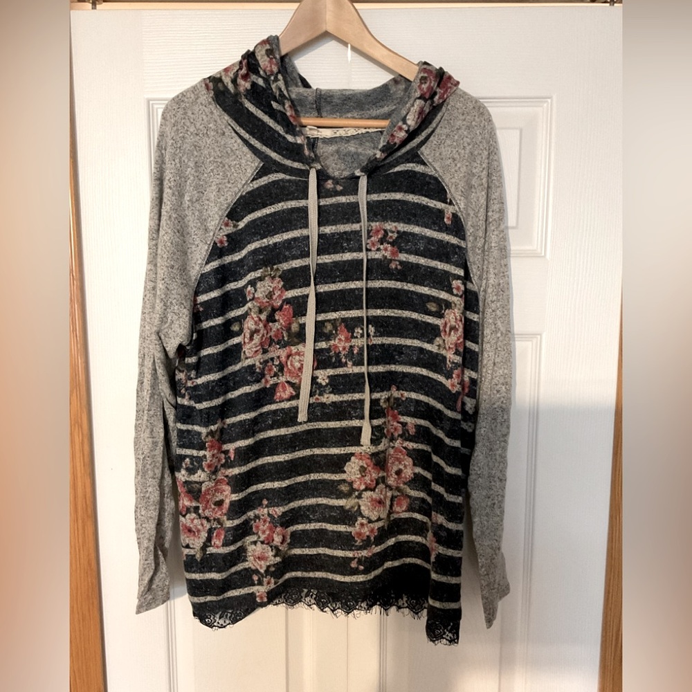 Maurices Floral Hoodie Size XXL